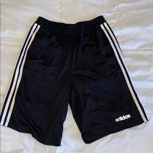 S adidas men’s pocketed shorts never been worn